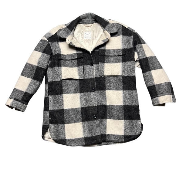 Abercrombie & Fitch Other - Abercrombie & Fitch Oversize Plaid Jacket Black & White Winter Outdoor M